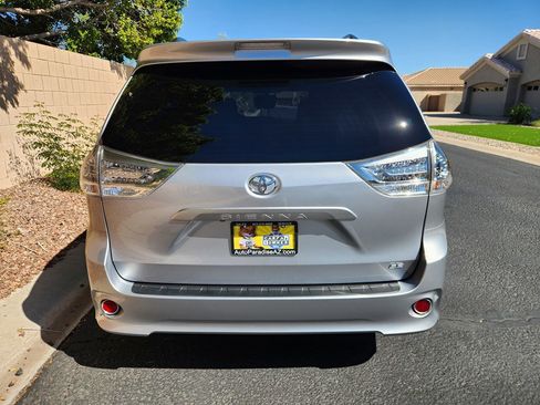 Used 2014 Toyota Sienna SE image 5