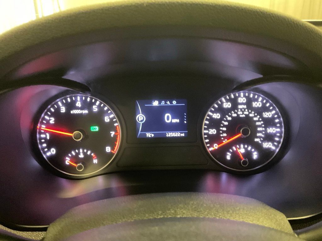 Used 2018 Kia Optima LX FWD image 2