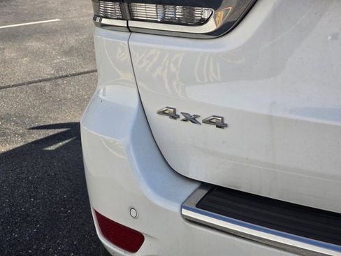 Used 2021 Jeep Grand Cherokee Limited image 11