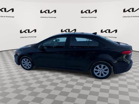 Used 2021 Toyota Corolla LE image 5