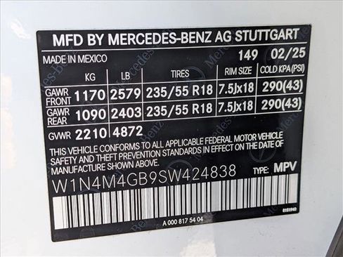 Certified 2025 Mercedes-Benz GLB 250 image 24