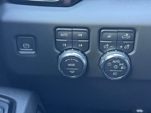 Certified 2023 GMC Sierra 1500 AT4 w/ Technology Package AWD/4WD image 33