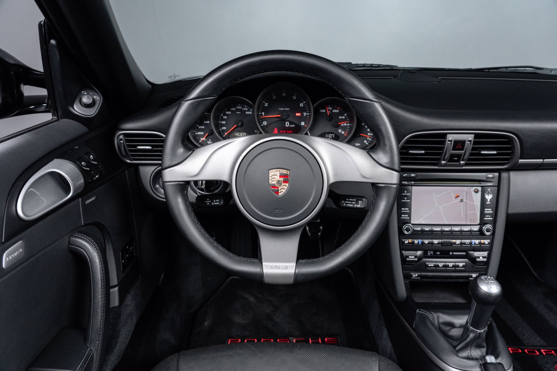 Used 2010 Porsche 911 Cabriolet image 53