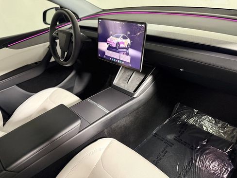 Used 2026 Tesla Model Y 2WD image 26