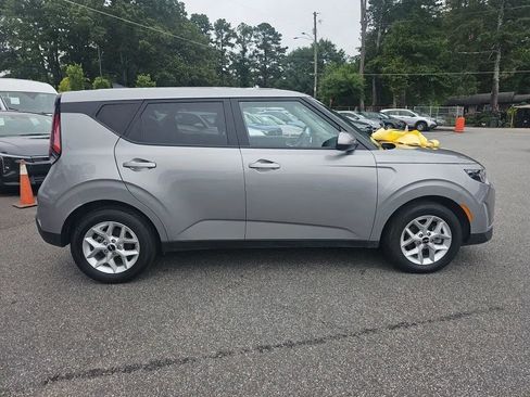 Used 2025 Kia Soul LX w/ LX Technology Package image 6