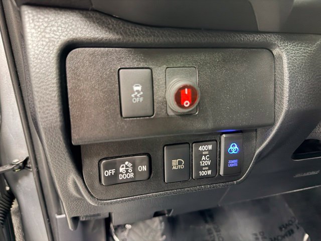 Used 2021 Toyota Tacoma TRD Off-Road w/ TRD Premium Off Road Package AWD/4WD image 17
