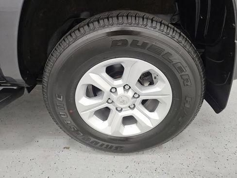 Used 2020 Toyota 4Runner SR5 AWD/4WD image 10
