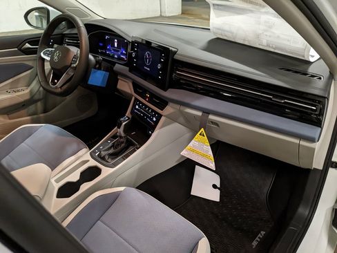 New 2026 Volkswagen Jetta SE image 21
