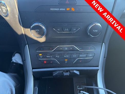 Used 2020 Ford Edge SEL image 13