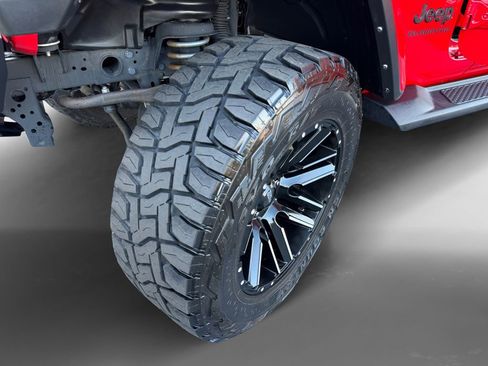 Used 2021 Jeep Gladiator Sport image 9