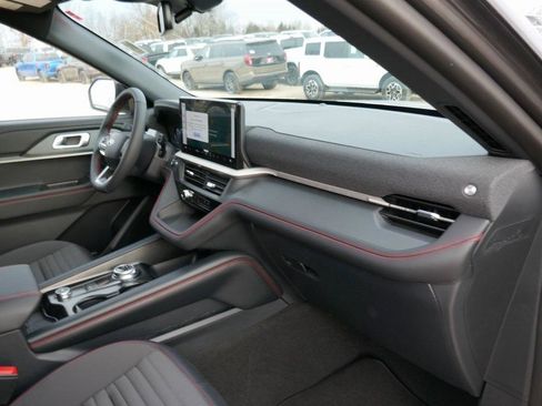 New 2026 Ford Explorer ST-Line w/ ST-Line Street Pack image 11