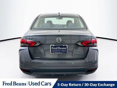 Used 2022 Nissan Versa SV FWD image 7