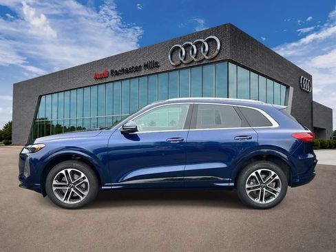 Certified 2025 Audi Q5 Premium w/ Convenience Package AWD/4WD image 2