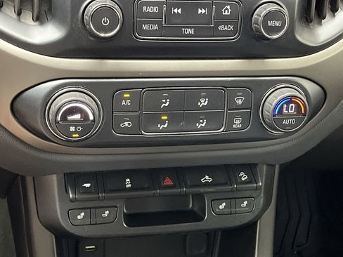 Used 2018 Chevrolet Colorado Z71 image 19