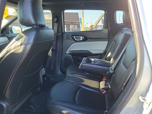 Used 2024 Jeep Compass Limited w/ Sun and Sound Group image 17