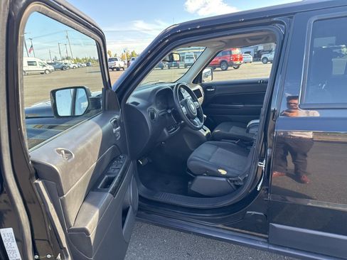 Used 2016 Jeep Patriot Sport w/ Power Value Group image 9