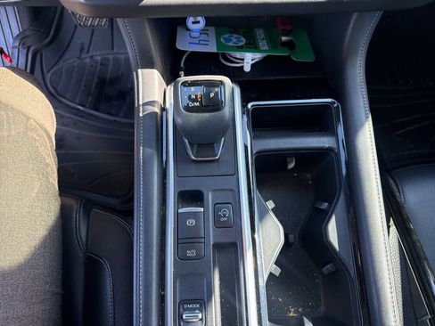 Used 2022 Nissan Pathfinder SL image 9