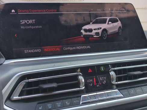 Used 2022 BMW X5 xDrive45e w/ Climate Comfort Package AWD/4WD image 33