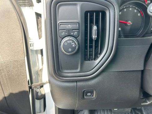Used 2025 Chevrolet Silverado 1500 W/T image 20