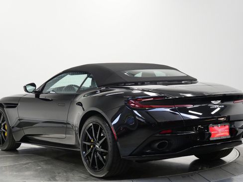 Used 2020 Aston Martin DB11 Volante image 9
