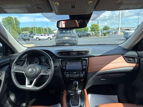 Used 2017 Nissan Rogue SL w/ SL Premium Package AWD/4WD image 11
