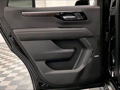 Used 2026 Chevrolet Tahoe Z71 w/ Comfort Package image 24