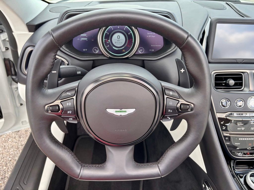 Used 2023 Aston Martin DB11 Volante RWD image 15
