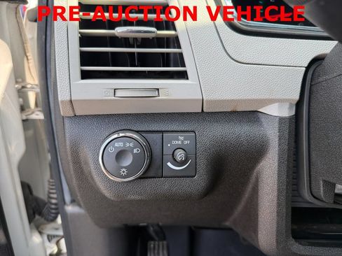 Used 2011 Chevrolet Traverse LTZ AWD/4WD image 23