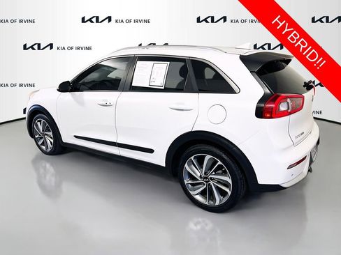Certified 2017 Kia Niro Touring image 6