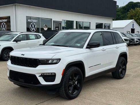 Used 2025 Jeep Grand Cherokee Limited w/ Luxury Tech Group II AWD/4WD image 1