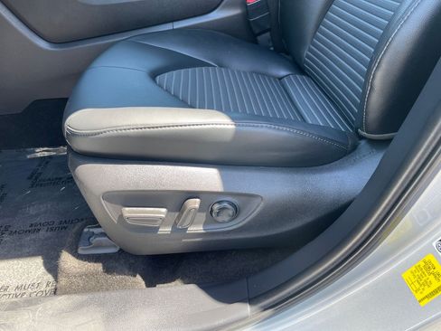 Certified 2025 Toyota Highlander XSE AWD/4WD image 28