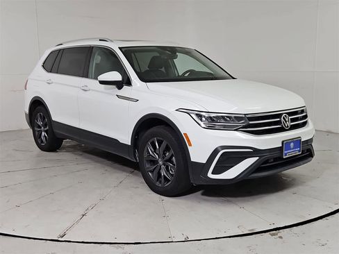 Certified 2022 Volkswagen Tiguan SE image 8