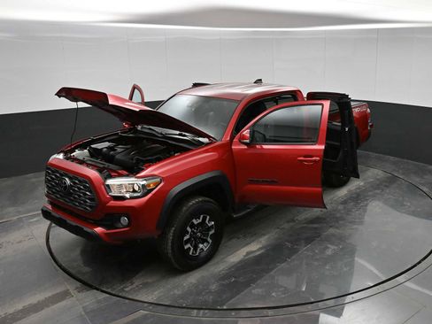 Used 2020 Toyota Tacoma TRD Off-Road image 42
