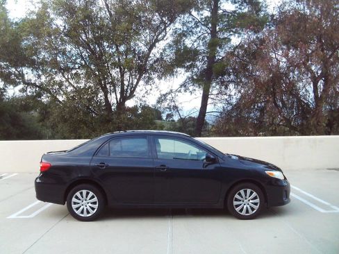 Used 2012 Toyota Corolla LE image 8