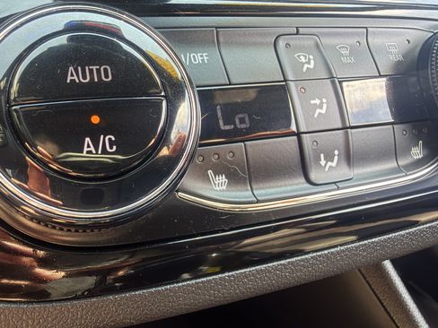 Used 2025 Buick Envista Sport Touring w/ Convenience I Package FWD image 40