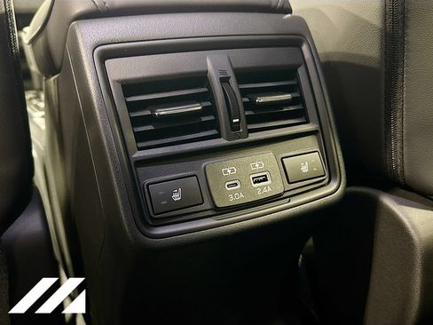 Used 2026 Subaru Outback Limited XT AWD/4WD image 27