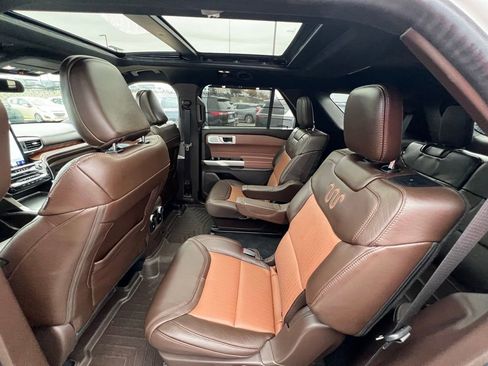 Used 2023 Ford Explorer King Ranch w/ Technology Package image 22