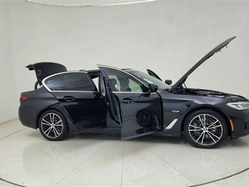 Used 2023 BMW 530e xDrive w/ Premium Package image 74