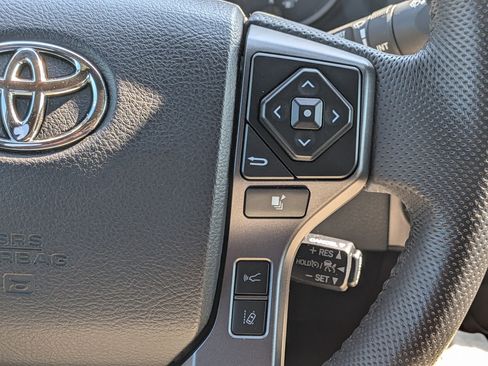 Used 2022 Toyota Tacoma TRD Sport w/ Technology Package image 19