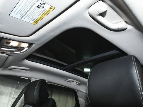 Used 2025 Genesis GV70 2.5T w/ Select Package image 48