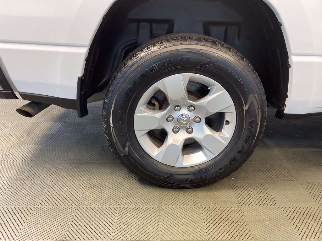 Used 2023 RAM 1500 Big Horn AWD/4WD image 35