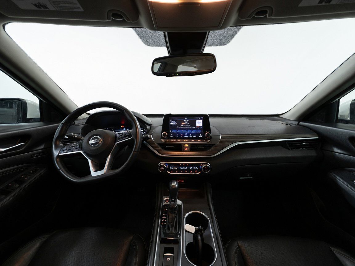 Used 2019 Nissan Altima 2.5 Platinum FWD image 17
