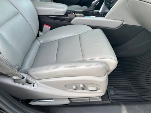 Used 2017 Cadillac XTS Luxury w/ Driver Awareness Package image 9