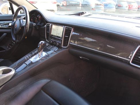 Used 2016 Porsche Panamera 4 Edition image 20
