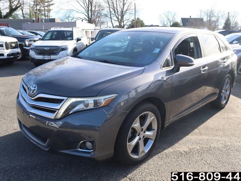 Used 2015 Toyota Venza Limited image 9