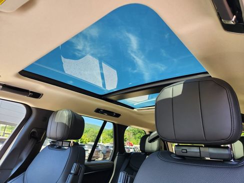 New 2026 Land Rover Range Rover SE AWD/4WD image 10