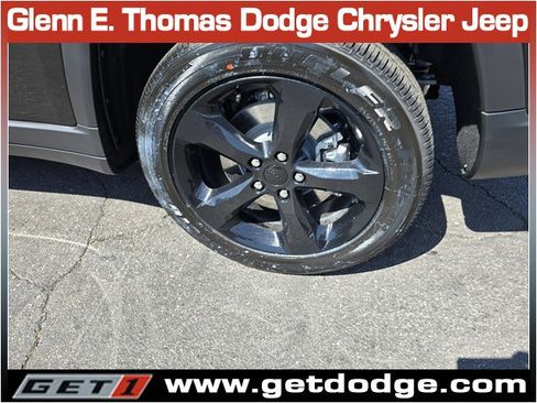 New 2025 Jeep Grand Cherokee L Laredo image 7