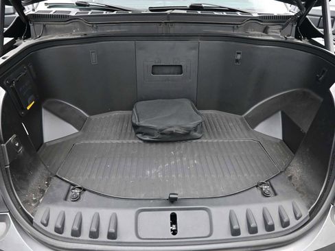 Used 2023 Ford F150 Lightning Lariat image 11