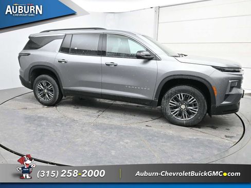 New 2026 Chevrolet Traverse LT image 13