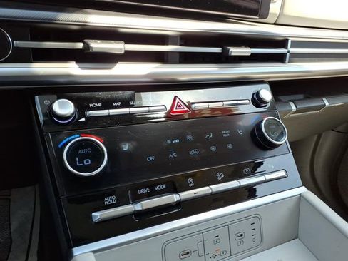 Used 2025 Hyundai Santa Fe SEL FWD image 27